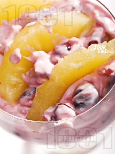 Сладко ризото с ананас от консерва, череши и бита сметана за десерт - снимка на рецептата